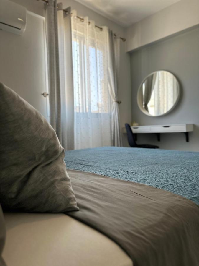 Sea View Apartment Near The Beach Paphos Exteriör bild