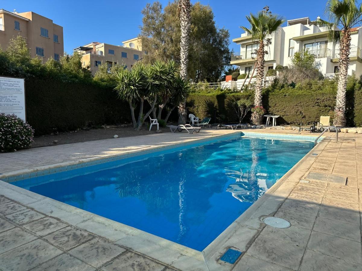 Sea View Apartment Near The Beach Paphos Exteriör bild
