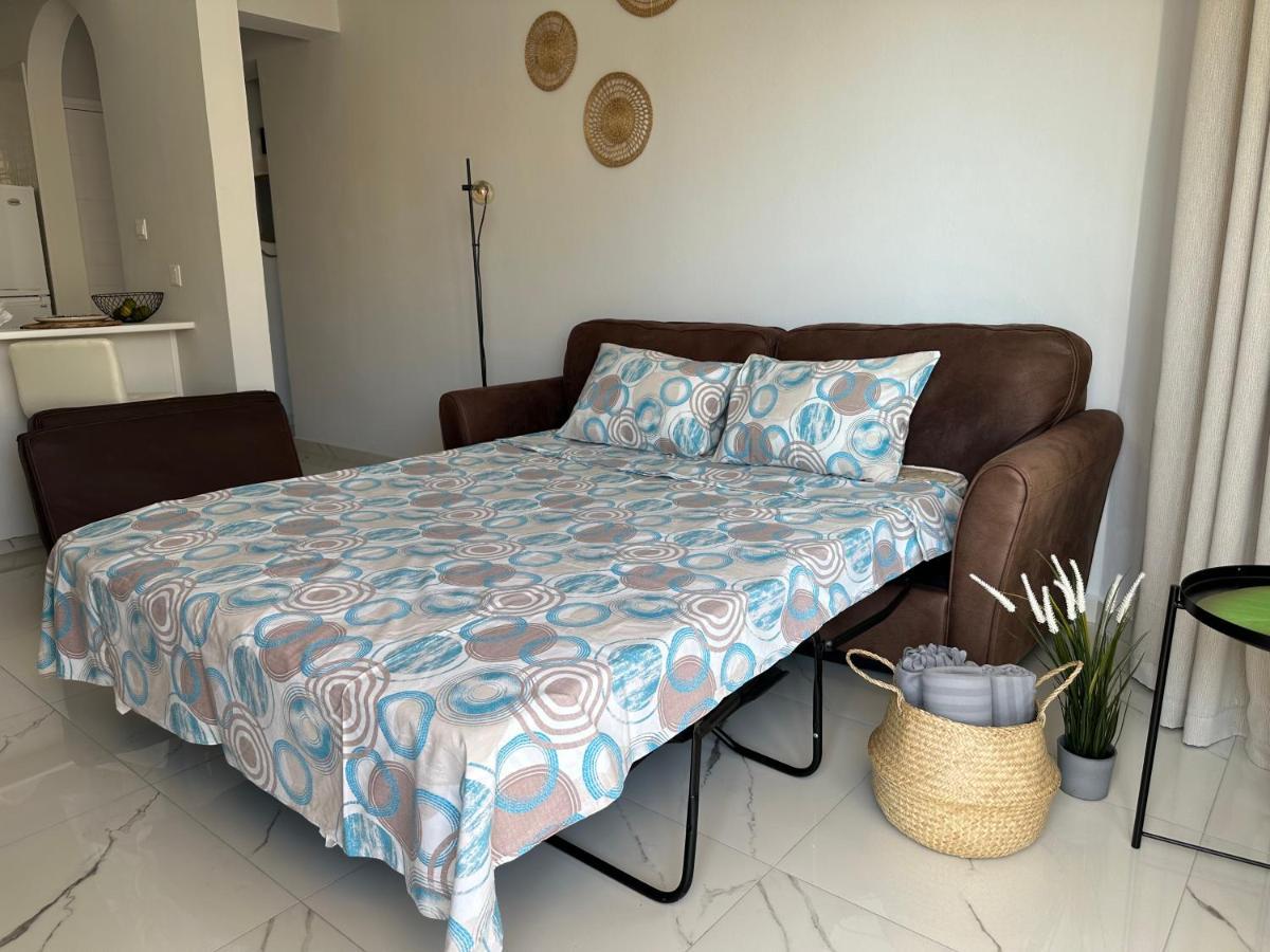 Sea View Apartment Near The Beach Paphos Exteriör bild