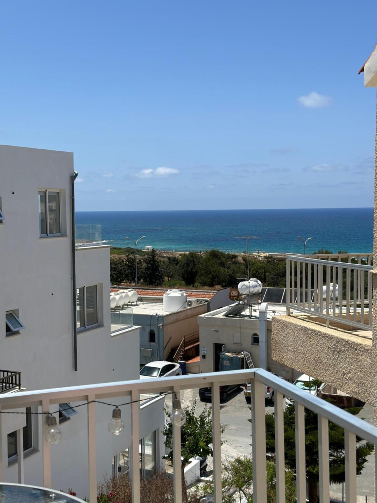 Sea View Apartment Near The Beach Paphos Exteriör bild